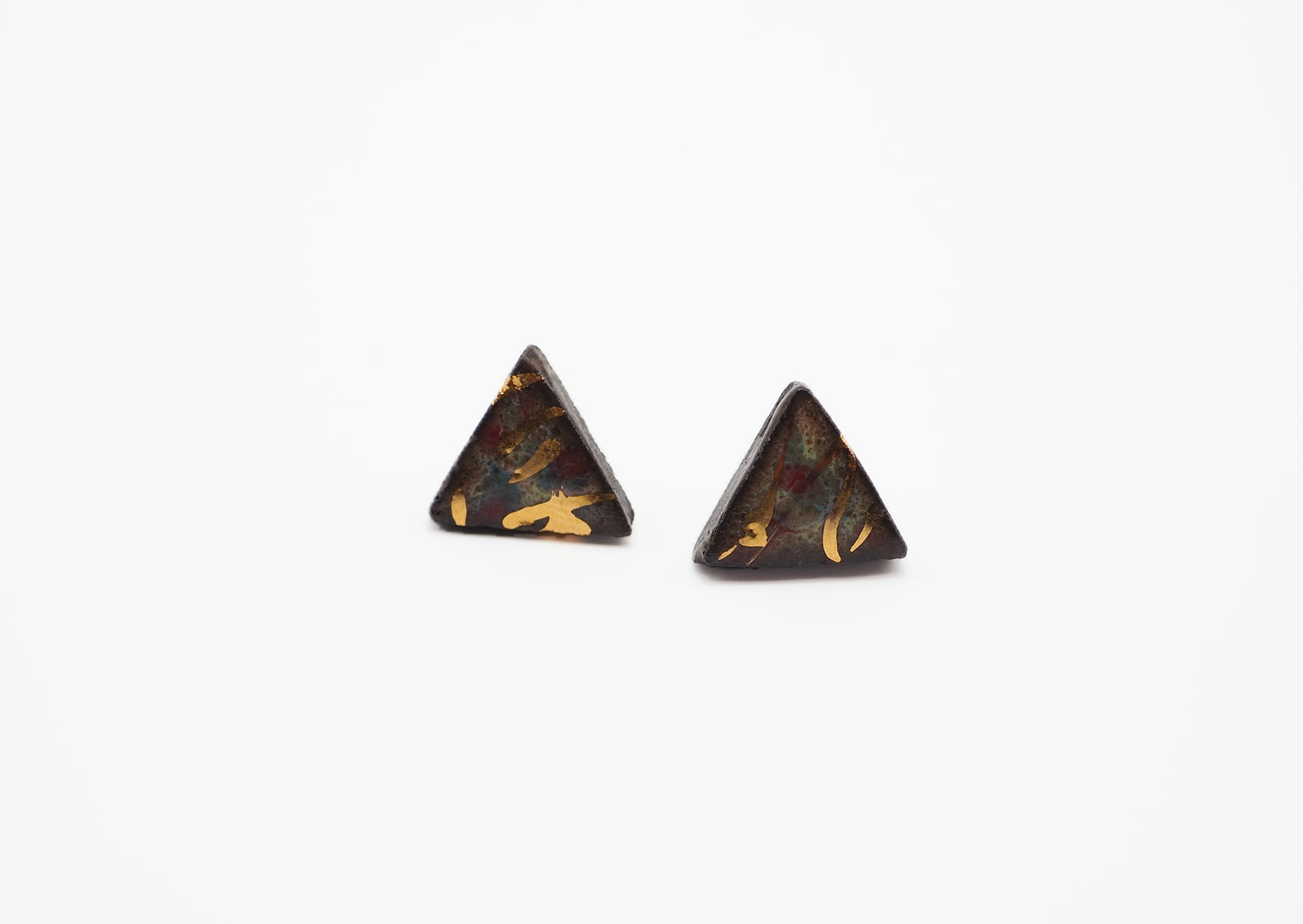 SankakuTriangle Gold Plated Black Clay