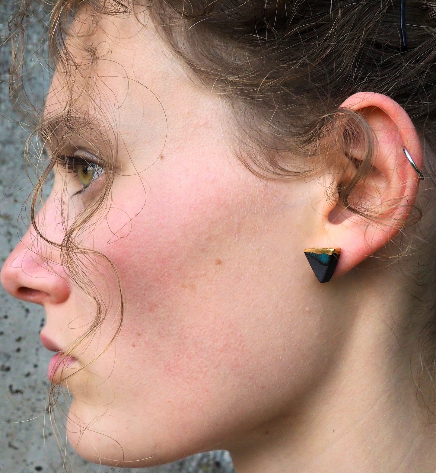 SankakuTriangle Gold Plated Black Clay