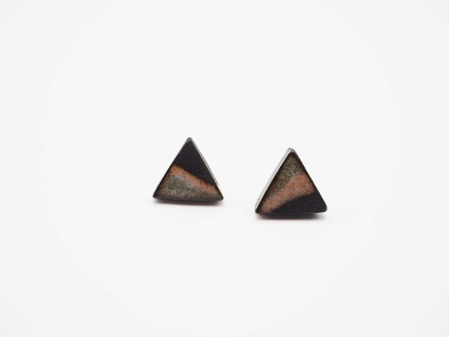 SankakuTriangle Gold Plated Black Clay